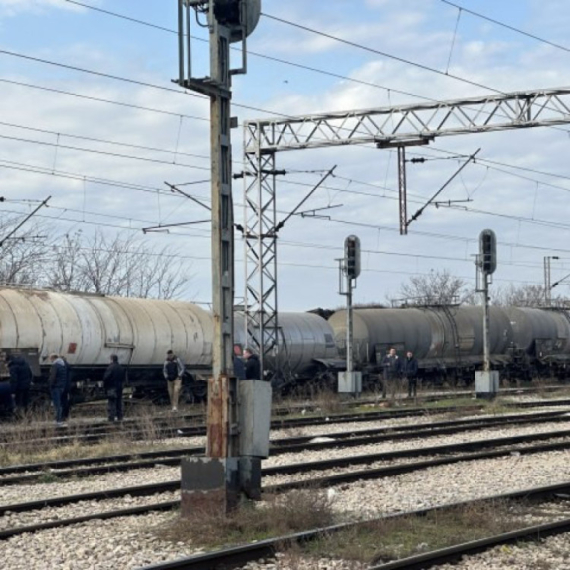 A freight train ran into a car near Lajkovac