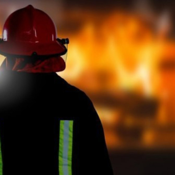 Požar na sanitarnoj deponiji u Bijeljini: Vatru gase dva vatrogasna vozila i dežurne ekipe
