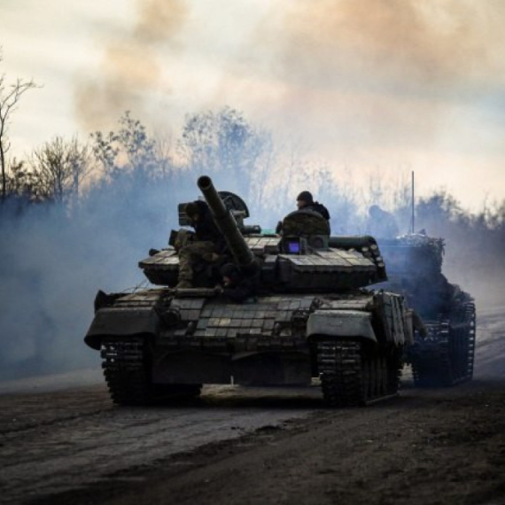 Ukrajina povlači tenkove; Uzbune odzvanjaju zemljom; "Ovo je kritičan trenutak"