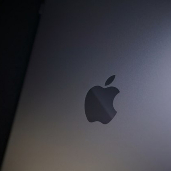 Apple spremio velike promene za svoj "jeftini" telefon, procureli renderi FOTO