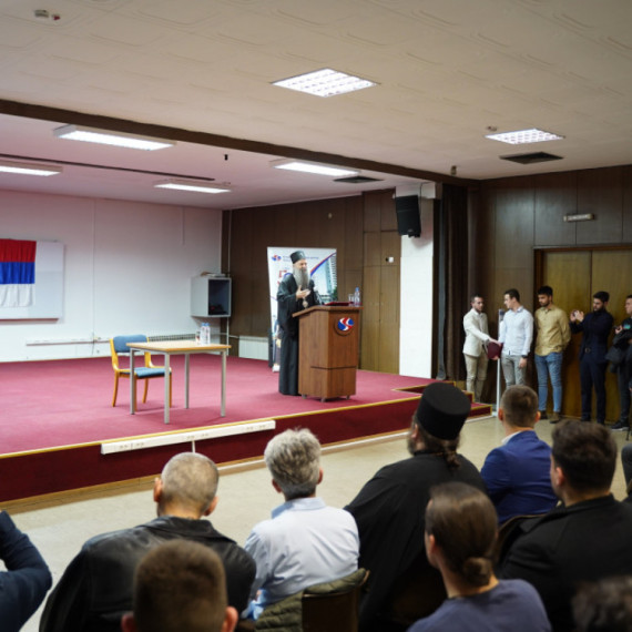 Patrijarh Porfirije održao predavanje u Studentskom domu "Karaburma"