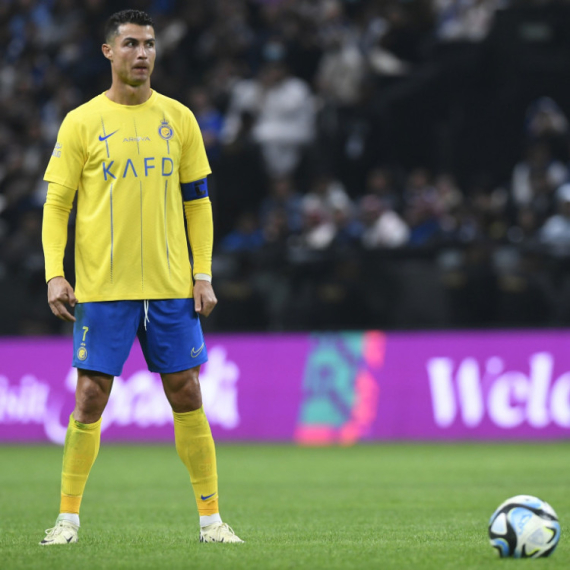 Ronaldo se pravda zbog hvatanja za međunožje: To je normalno u Evropi