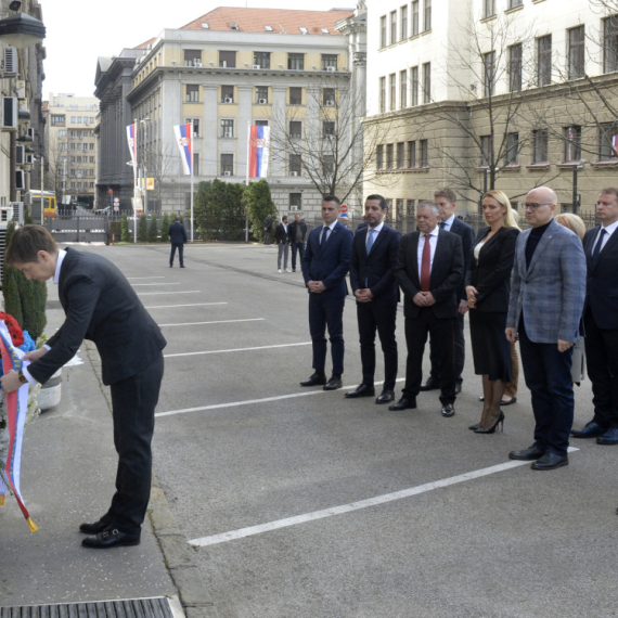 Brnabić and government members laid wreaths on the anniversary of Djindjić's assassination