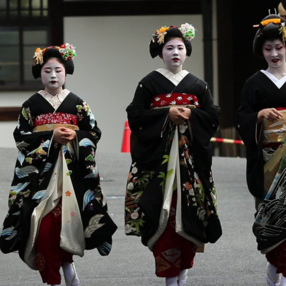 Japan: Kjoto će zabraniti turistima pristup distriktu gejši zbog "nekontrolisanog“ ponašanja