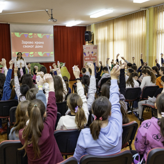 MAXI edukativni karavan "Zdrava hrana svakog dana“ obišao 100 škola u Srbiji