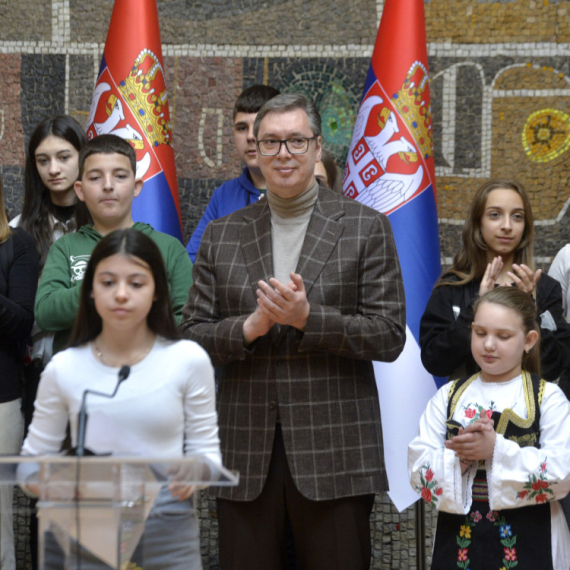 Vučić hosts children from Kosovo: "Serbia is always with you, you'll never be alone" VIDEO