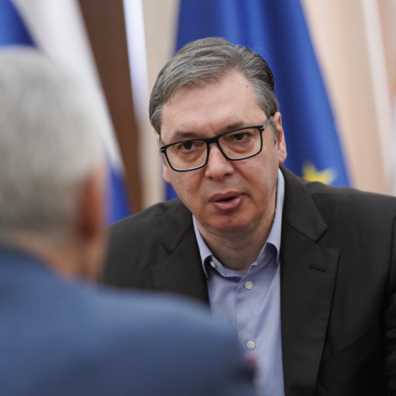 Vučić se sastao sa ruskim ambasadorom