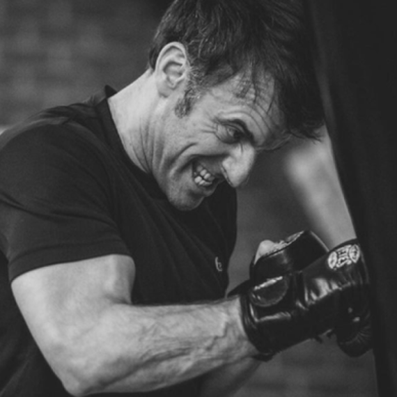Francuska: Emanuel Makron pokazao mišiće u bokserskim rukavicama uz političku poruku