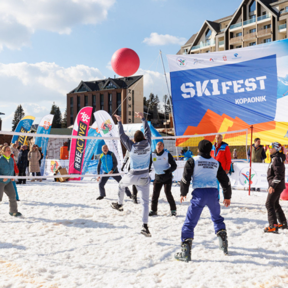 Ski fest okupio 500+ učesnika na Kopu
