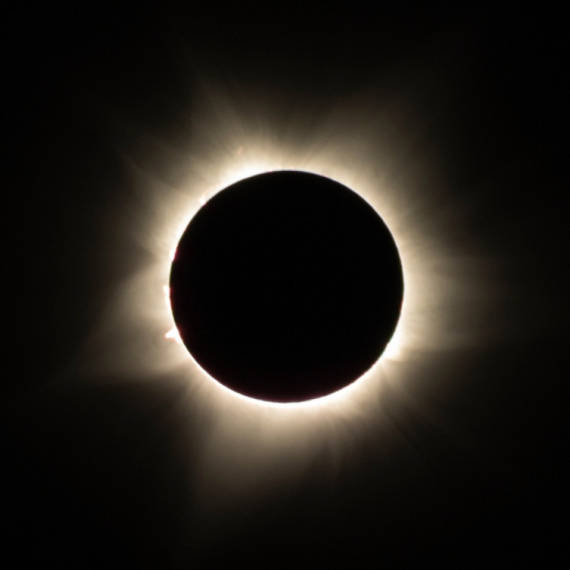 Milioni ljudi posmatrali pomračenje Sunca FOTO/VIDEO