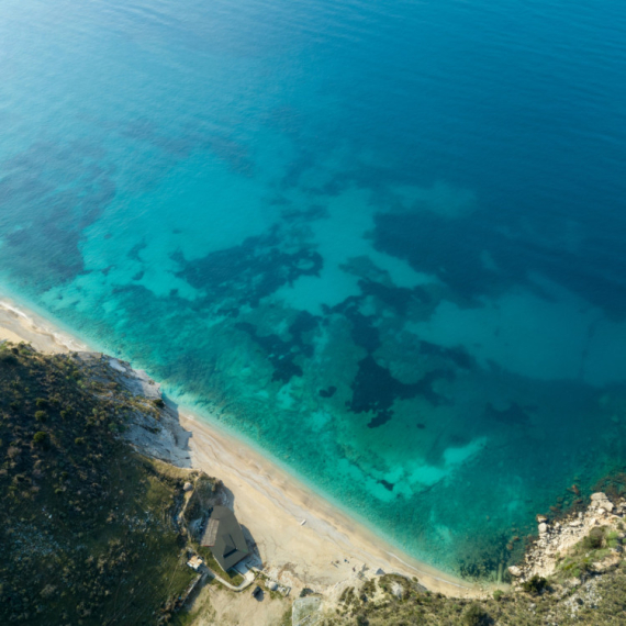 Plaža u Albaniji ima najplavlje more na svetu: Nadmašila Maldive i Bora Boru FOTO