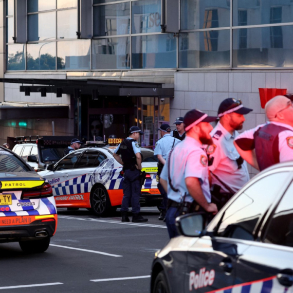 At least four dead in Sydney: Mother and baby stabbed, police kill attacker VIDEO