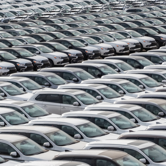 Problemi za Kineze: Evropske luke pune neprodatih vozila