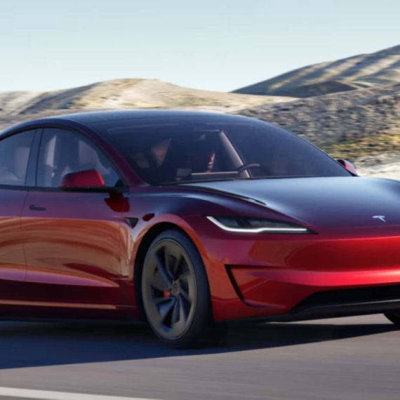 Tesla predstavio još brži Model 3 Performance: Do stotke za 3 sekunde FOTO/VIDEO