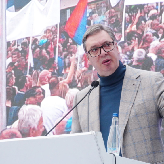 Vučić u Lazarevcu: Veoma teško će povrediti Srbiju, sačuvaćemo obraz FOTO