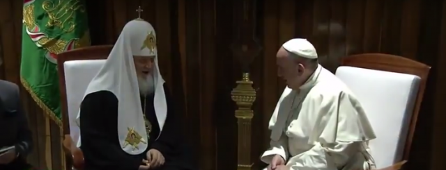 Почео састанак патријарха Кирила и папе Фрање