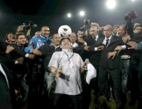 Maradona na oproštaju Ferare u Napulju; EPA/CESARE ABBATE