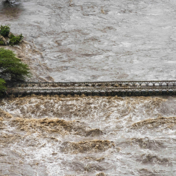 Kenija: Evakuisani turisti zbog poplava, od marta 170 poginulih
