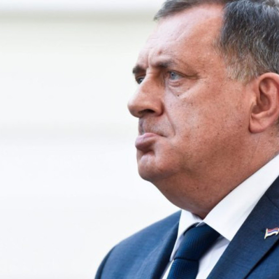 Dodik: Nije moguće staviti znak jednakosti između Jasenovca i Srebrenice
