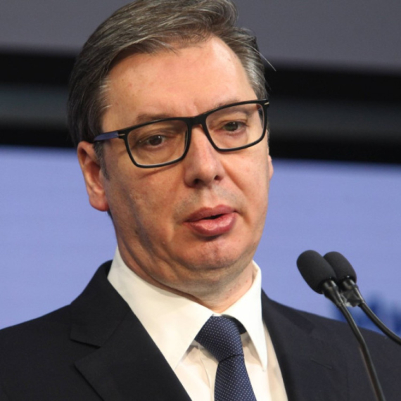 Vučić o Raisiju: Šokiran sam, nadam se da će narod sačuvati stabilnost