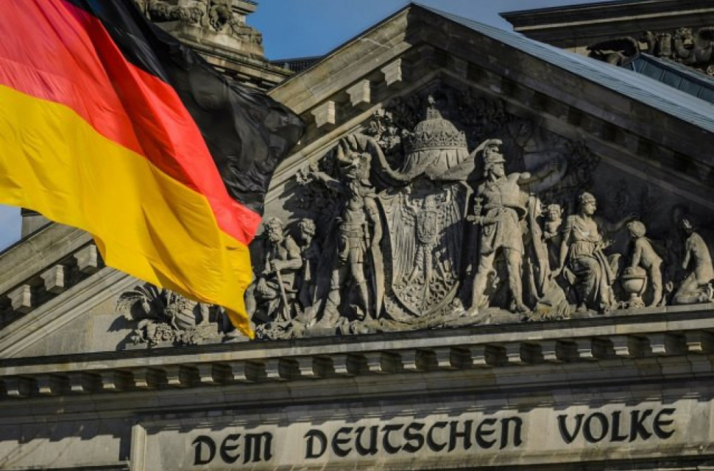 U Nemačkoj rasulo, "pala" je izdaja?