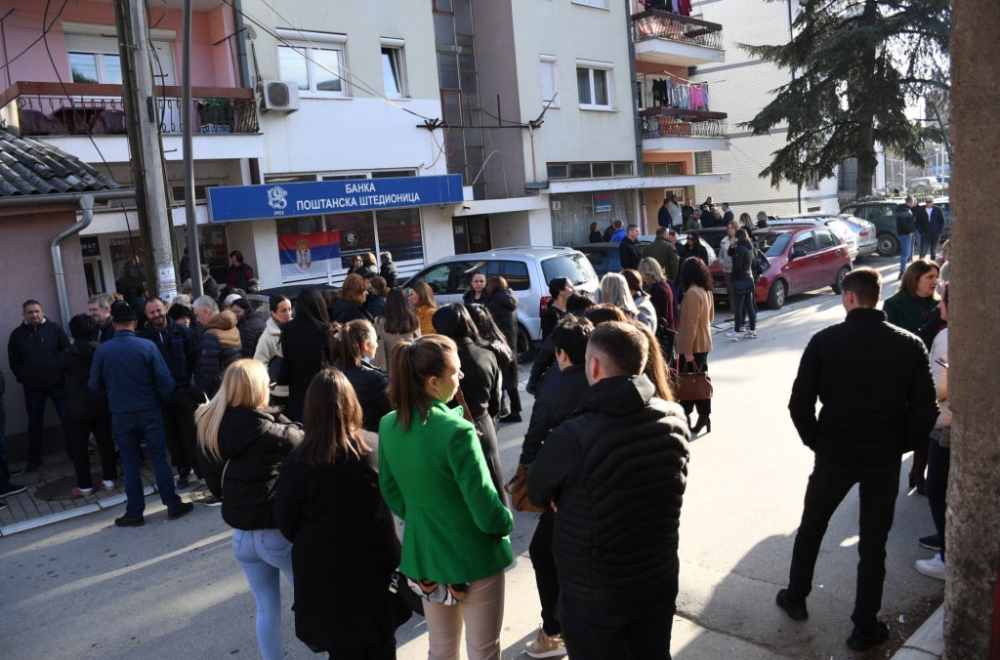 Zubin Potok i Gračanica: Redovi, redovi, redovi; Dinara nema