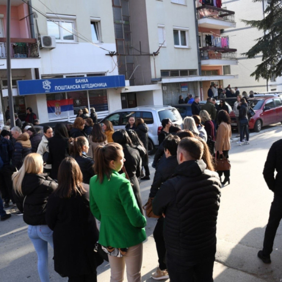 Zubin Potok i Gračanica: Redovi, redovi, redovi; Dinara nema