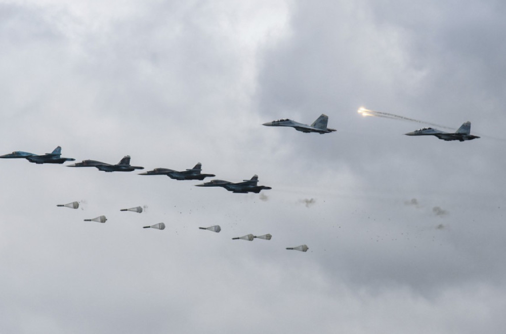 Bombarderi iznad granice sa Japanom; Podignuti lovci