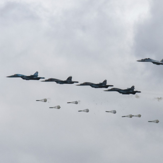 Bombarderi iznad granice sa Japanom; Podignuti lovci