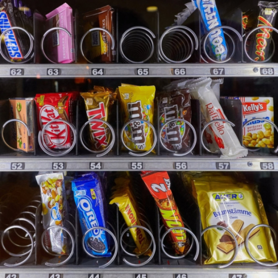 Povlači se slatkiš, ne jedite ga