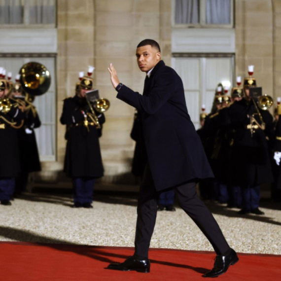 Mbape kod Makrona – razgovor sa Kelaifijem, ali tema nije PSŽ