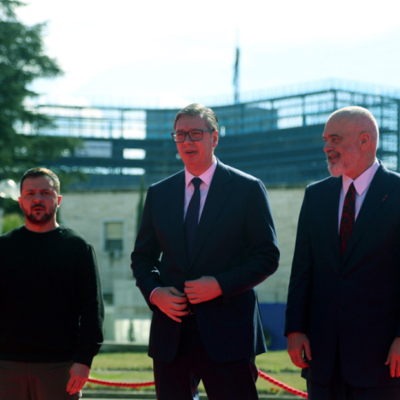 Vučić iz Tirane: "Naš glas je sa poštovanjem slušan ovde"; "Pale su u vodu sve laži o 'pokradenim izborima'"