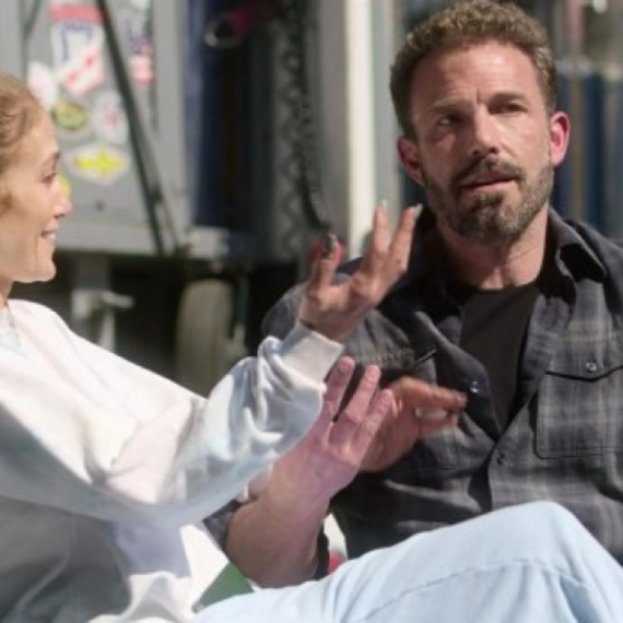 Dženifer i Ben prodaju zajedničke stvari