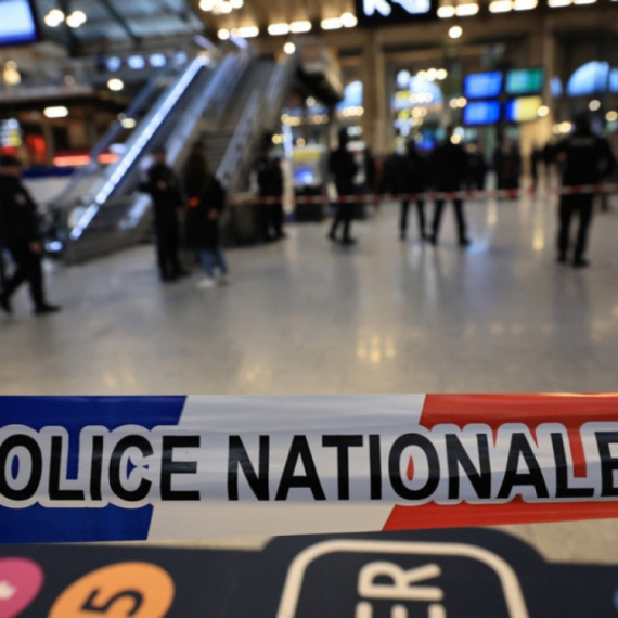 Drama u Parizu: Ukradena torba sa strogo poverljivim sadržajem, ugrožena bezbednost hiljada ljudi