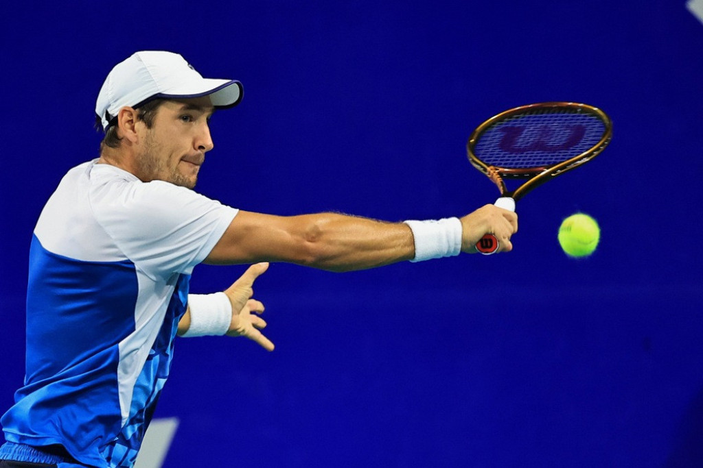 Srbi polovični – Kecmanović prošao, Lajović eliminisan