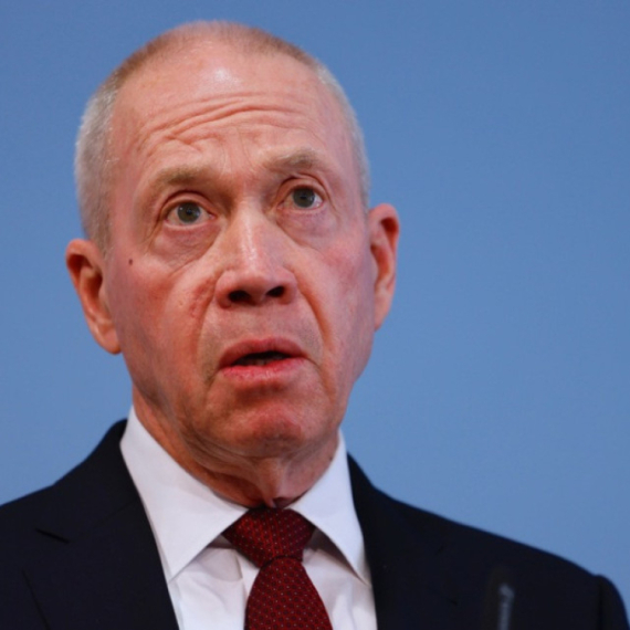 "Svi moraju da služe vojni rok"