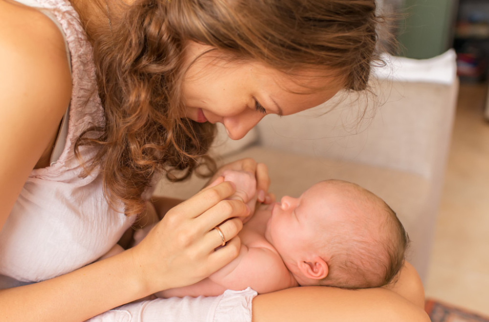Prvi dani kod kuće nakon carskog reza: Saveti i smernice