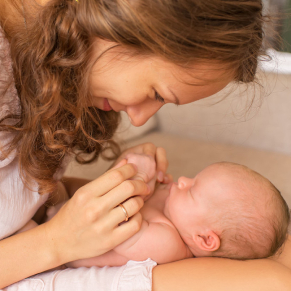 Prvi dani kod kuće nakon carskog reza: Saveti i smernice