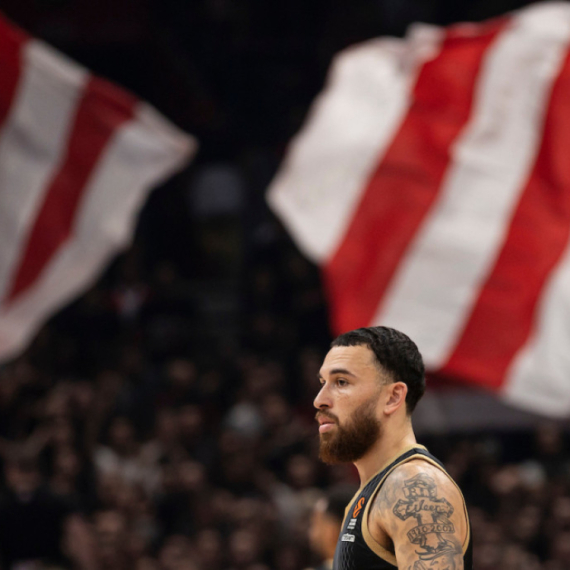 "Bomba" o Džejmsu: "To je laž, ovo je zločin!"