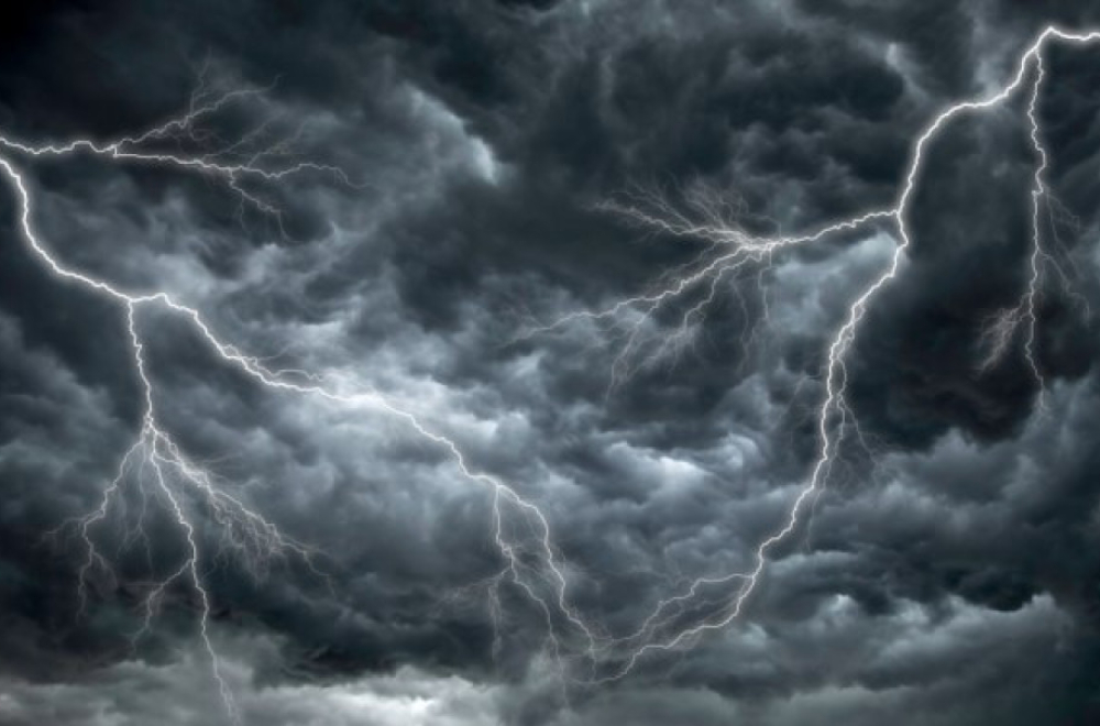 Upaljen crveni alarm; Pala jaka kiša, objavljeno hitno upozorenje: Moguće su poplave