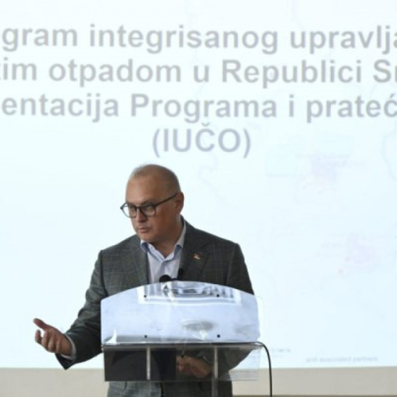 Vesić: Rešavamo problem upravljanja otpadom u Rasinskom i Pčinjskom okrugu