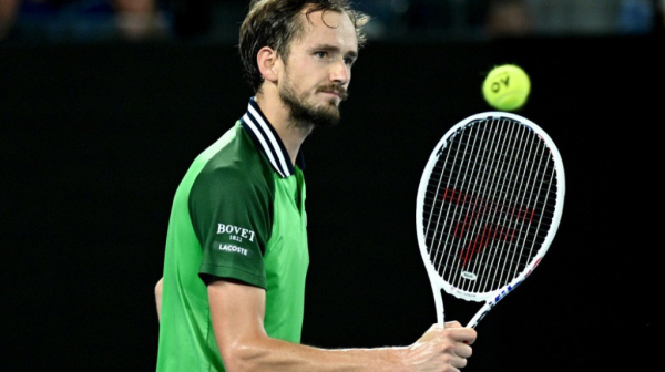 Medvedev ekspresno do polufinala u Dubaiju