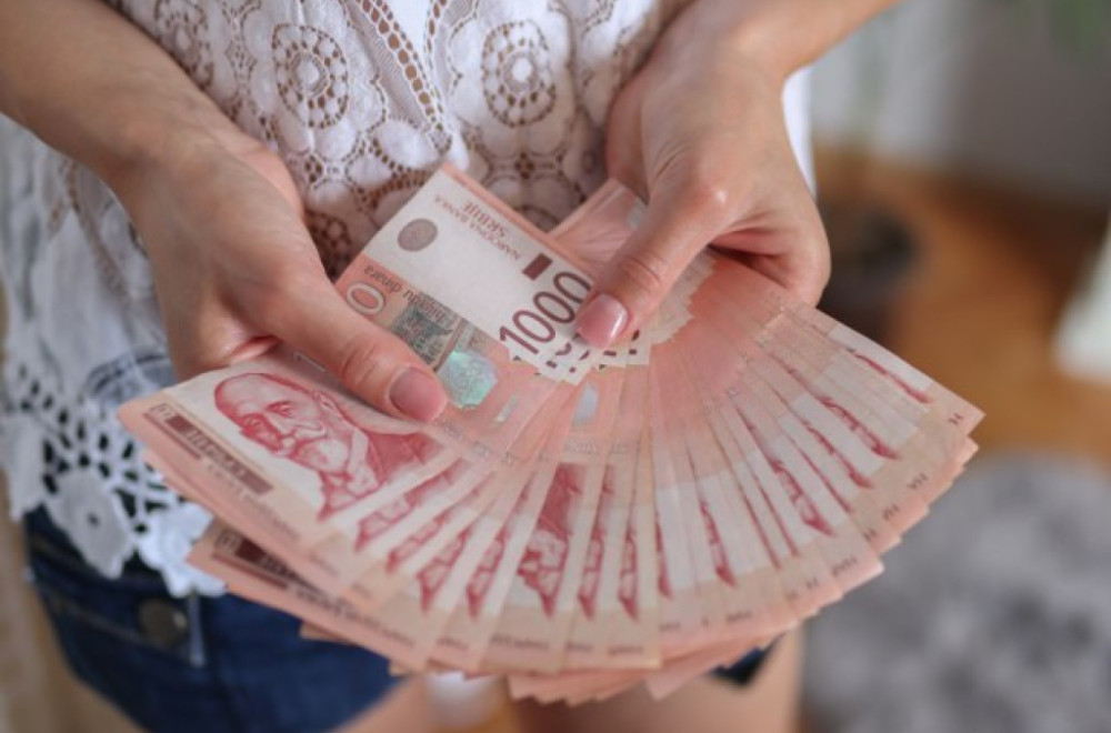 Žena pronašla kovertu punu novca: Na njoj ispisana samo jedna reč