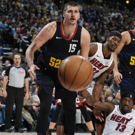 "Isceđeni" Jokić: Voleo bih, ali nije moguće VIDEO