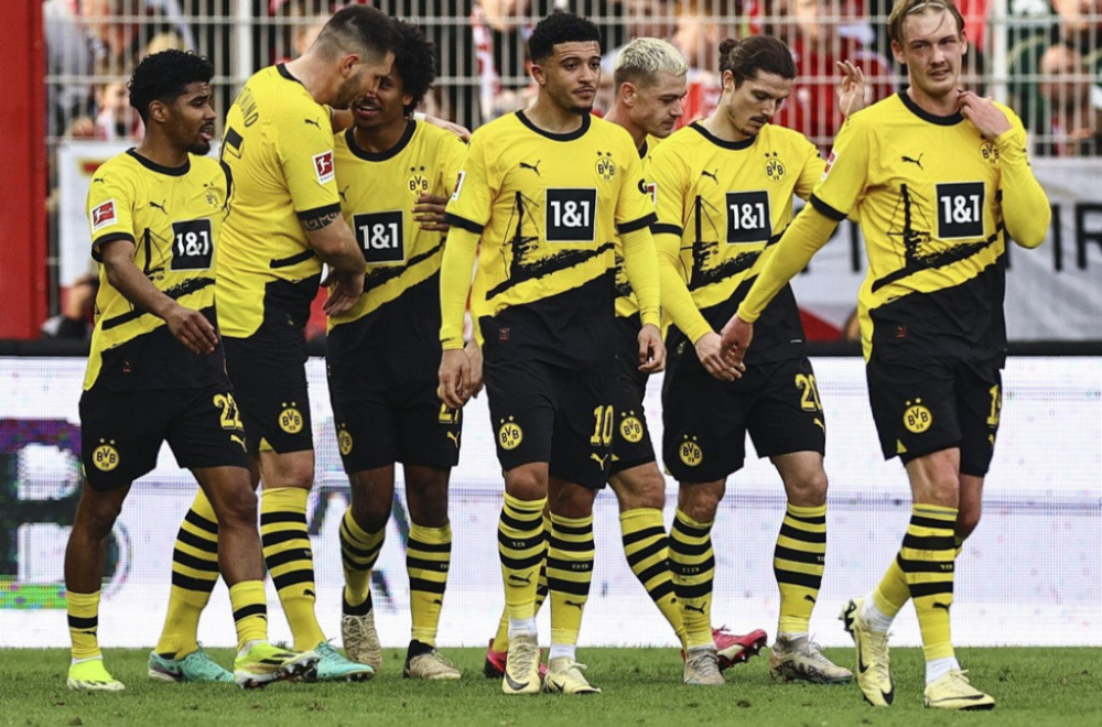 Dortmund se vratio na pravi put, "šestica" Augzburga