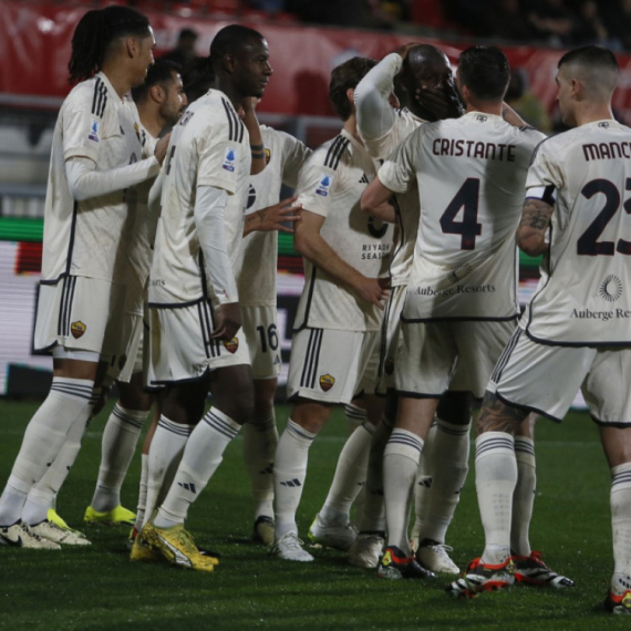 Svilar opomenut, poker Rome u Monci