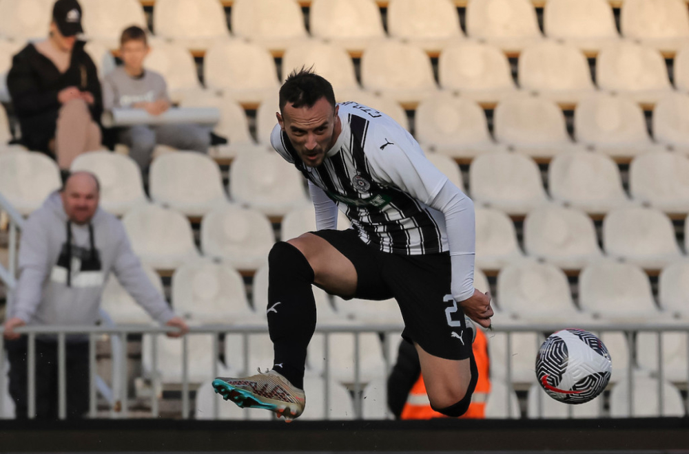 Nestvarna situacija u Humskoj – igrač Partizana sprečio gol crno-belih VIDEO