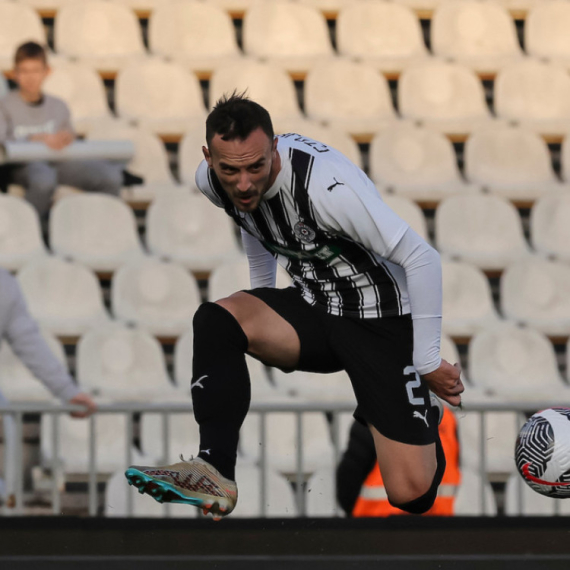 Nestvarna situacija u Humskoj – igrač Partizana sprečio gol crno-belih VIDEO