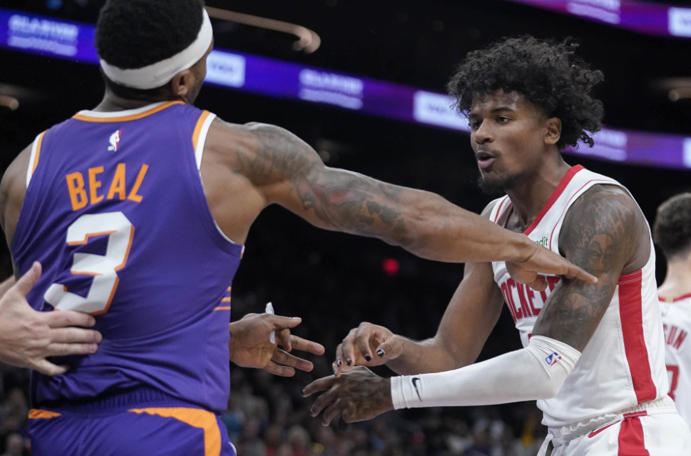 Bredli Bil umalo započeo tuču – Grin dobio udarac u lice VIDEO