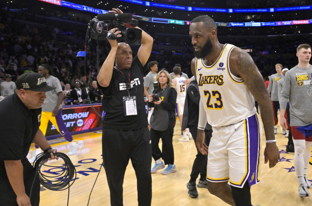 Lebron: Sjajno je za rekord, ali voleo bih da smo pobedili